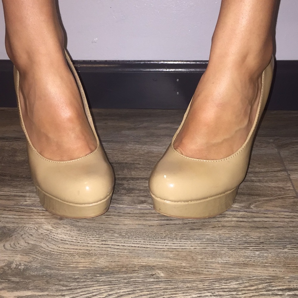 Steve Madden tan heels